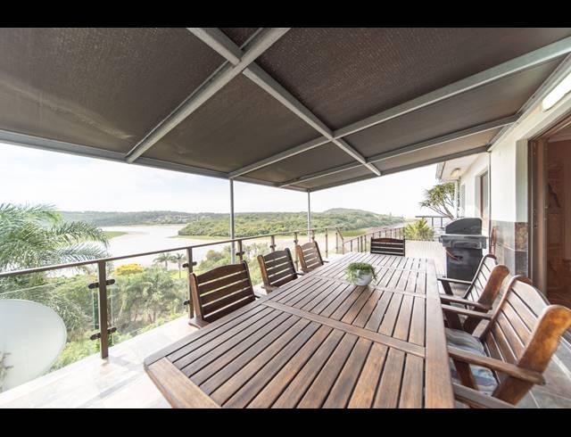 4 BEDROOM HOUSE FOR SALE IN BONZA BAY